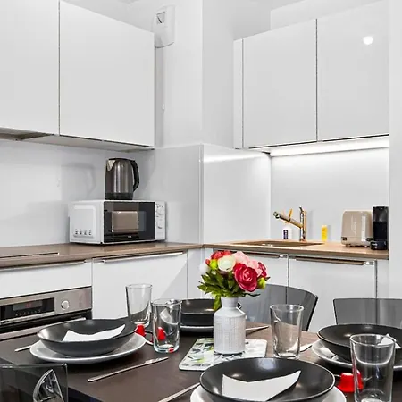 Appartement Le Charme De Roquebrune, Balcon Et Salle Du Sport