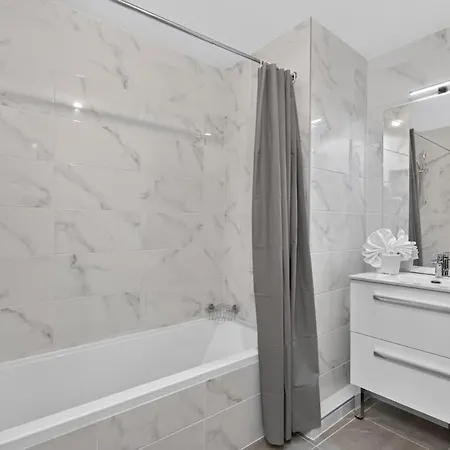 Le Charme De Roquebrune, Balcon Et Salle Du Sport Appartement *